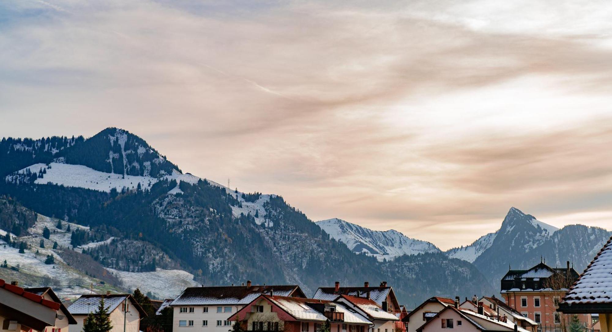 Gruyere Alpes Appartement 3 Chambres Bbq Parking Neirivue Экстерьер фото